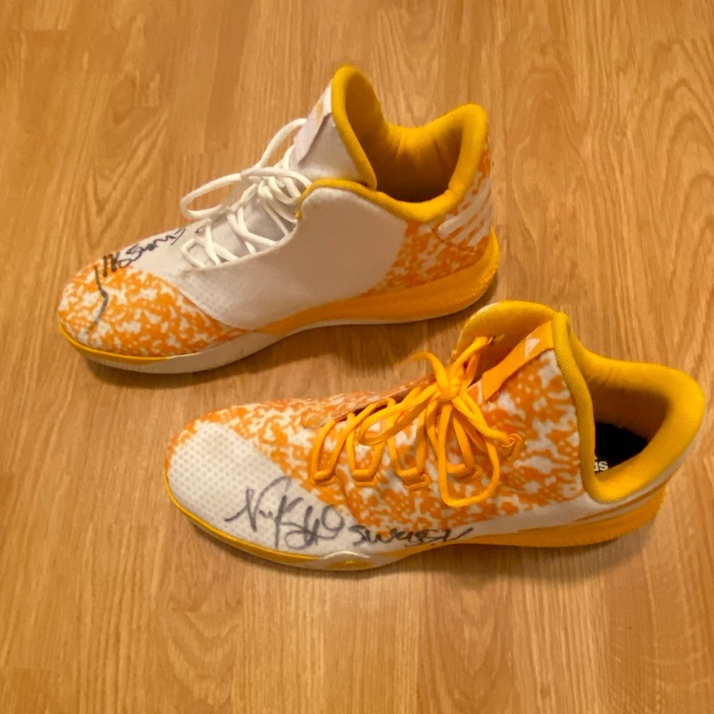Adidas Men Basketball Shoe